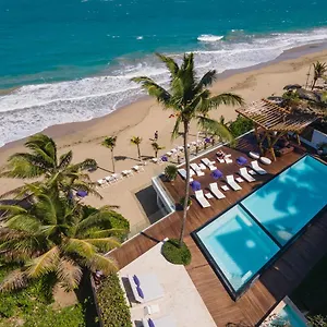https://ultravioleta-boutique-residences.comcaribbean.com